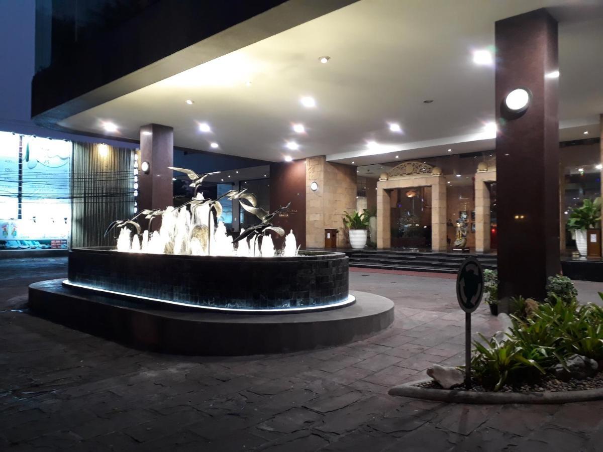 The Four Wings Hotel Bangkok Exterior photo
